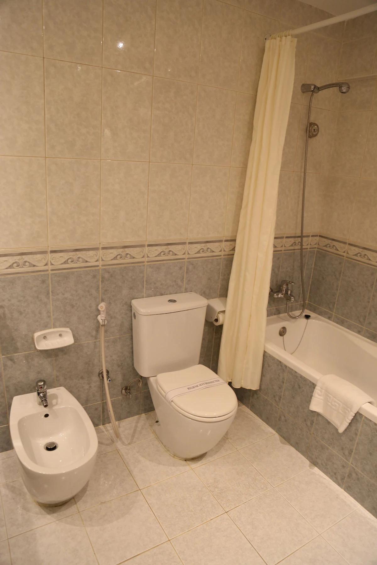 سرویس بهداشتی و حمام هتل گرند ابجد دبی